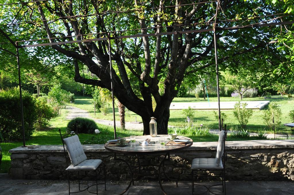 Le Mas En Provence Bed & Breakfast Entrechaux Dış mekan fotoğraf